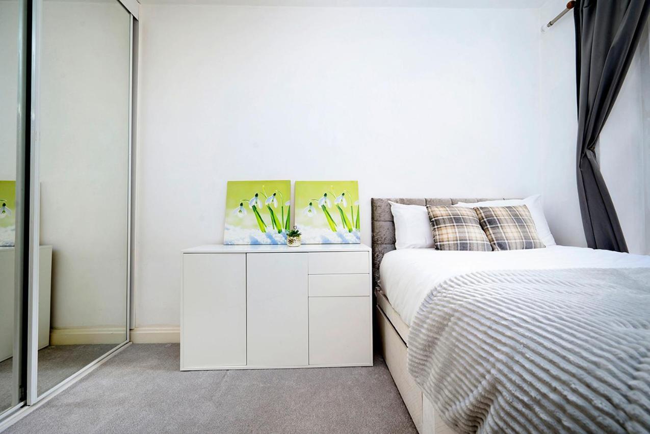 Westminster Flat For Families & Business Travelers, Steps To Landmarks! Appartement Londen