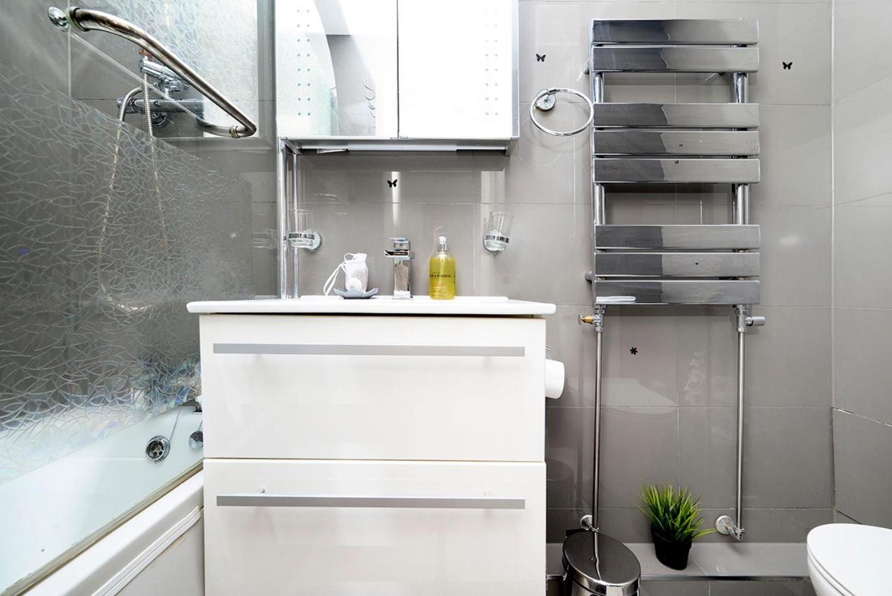 Appartement Westminster Flat For Families & Business Travelers, Steps To Landmarks! Londen