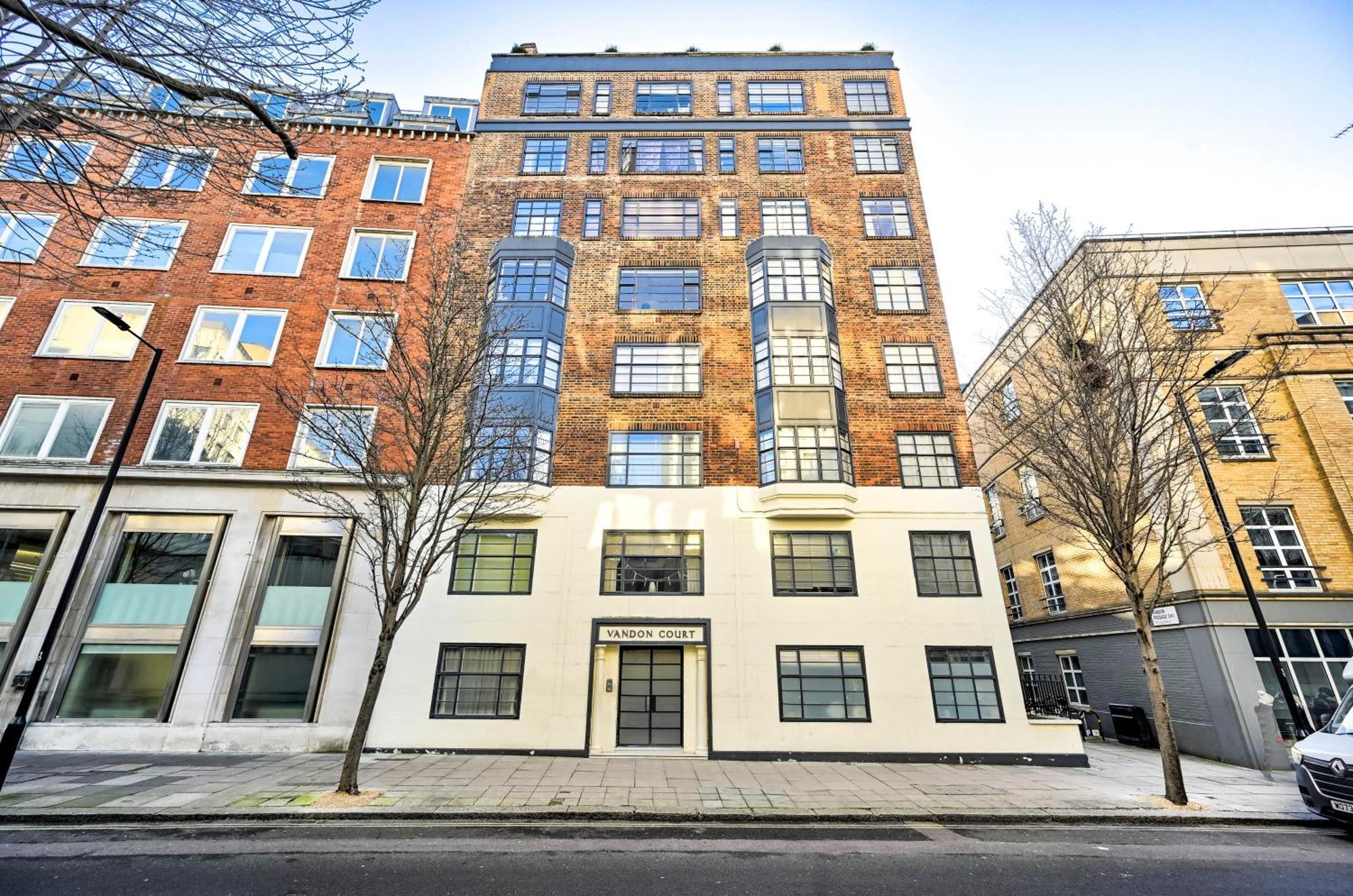 Westminster Flat For Families & Business Travelers, Steps To Landmarks! Appartement Londen