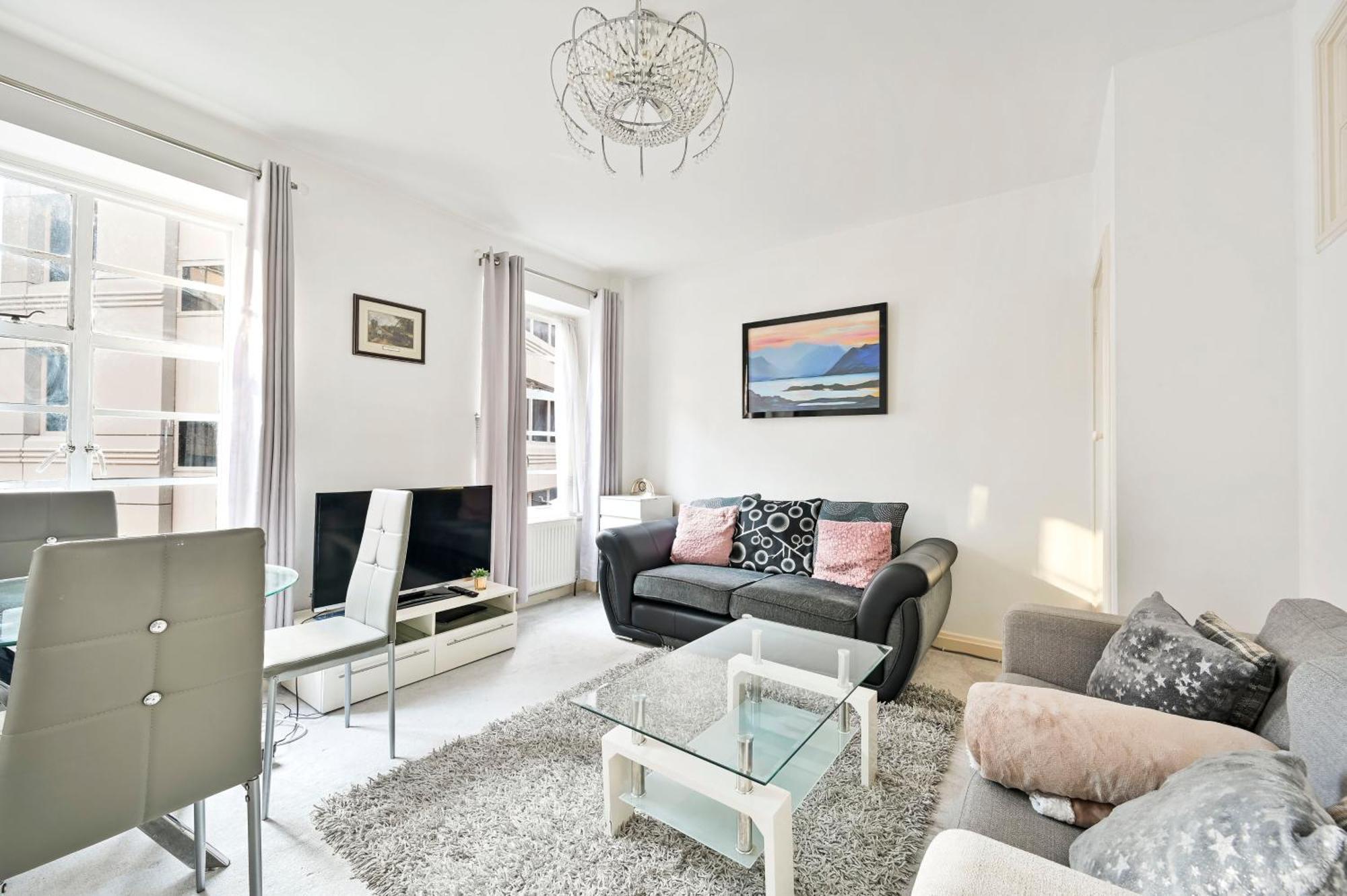 Westminster Flat For Families & Business Travelers, Steps To Landmarks! * Londen
